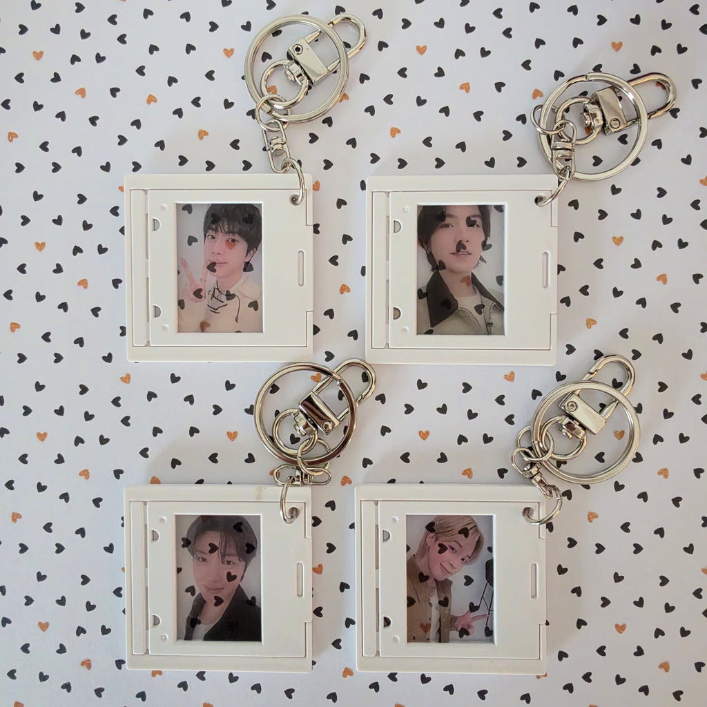BTS - ARIRANG - Weverse Early Bird Selfie film-mount keyring