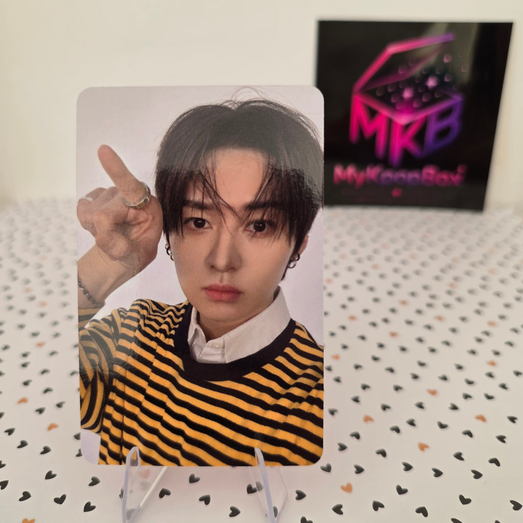 STRAY KIDS - THIS & THAT - Apple Music POB Photocard